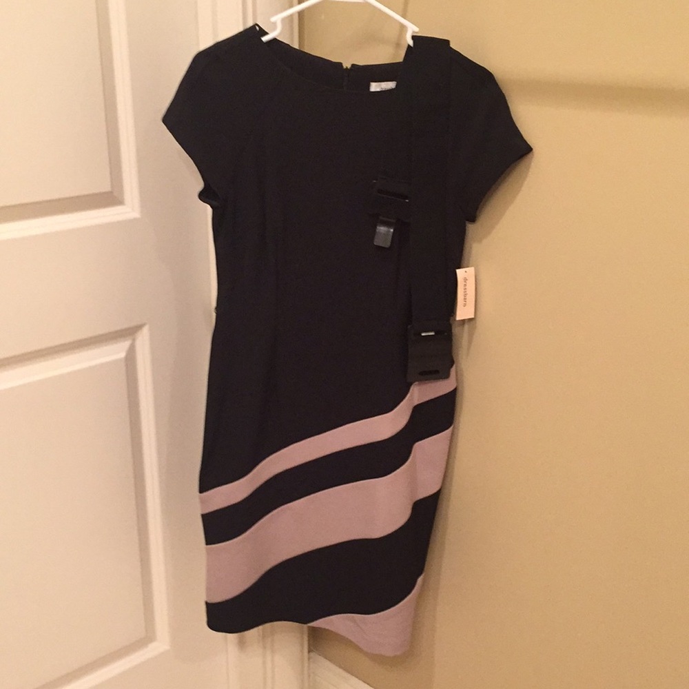 Dress with removable belt